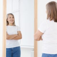 Personne retrouvant confiance en soi et transformant son métabolisme – syndrome de l’imposteur corporel